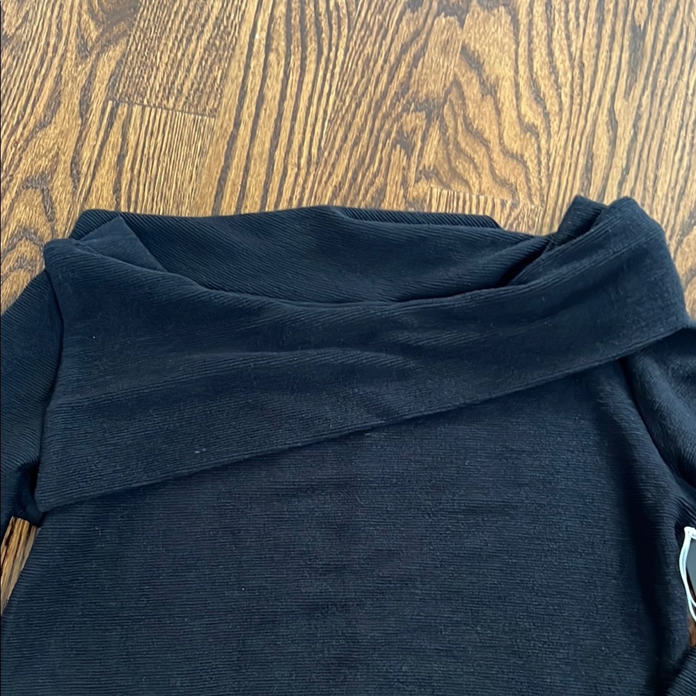 Elegant Black Off-the-Shoulder Knit Sweater - Picture 2 of 5